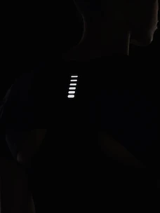 Damen T-Shirt Under Armour  IsoChill Run Laser Tee-BLK S