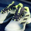 Damen Tennisschuhe adidas Avacourt 2 GRESPA/CBLACK