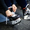 Wie wählt man die richtigen Eishockeyschlittschuhe?