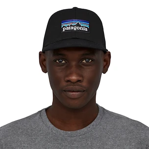 Kappe Patagonia  P-6 Logo Trucker Hat Black