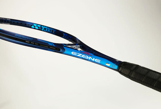 Komfort Kraft Tennisschläger: YONEX EZONE Ace deepblue mit Besaitung
