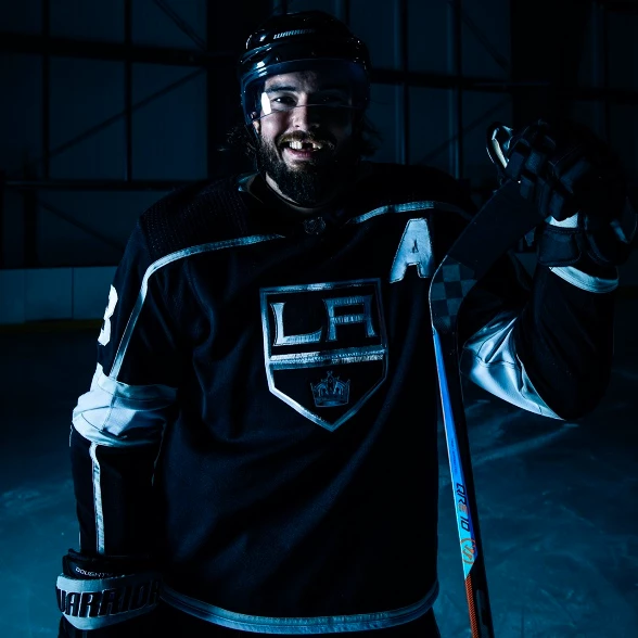 Drew Doughty in Warrior Ausrüstung