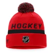 Wintermütze Fanatics  Authentic Pro Locker Room Cuffed Pom Knit NHL Chicago Blackhawks